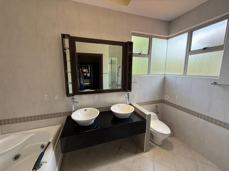 Bungalow for Sale in Setia Eco Park (Setia Alam) - Zalina Zubaidi - Bathroom - PropertyGuru.com.my