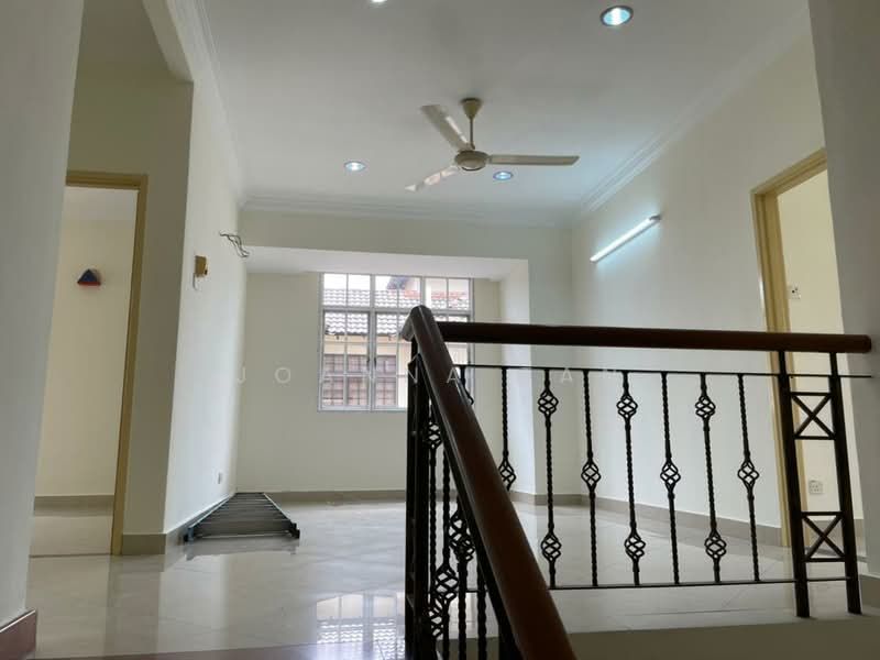 Semi-Detached House for Sale in Bukit Rahman Putra (Sungai Buloh) - Joanna Tan - Corridor - PropertyGuru.com.my