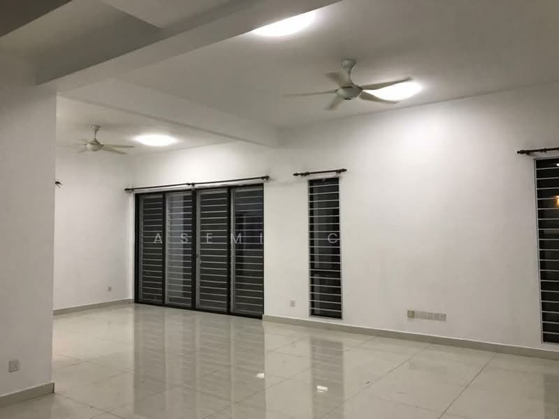 Rumah Teres 3 Tingkat untuk Dijual di Sutera Damansara (Damansara Damai) - Jasemin Chia - Living Room - PropertyGuru.com.my