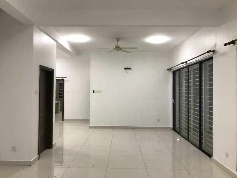 Rumah Teres 3 Tingkat untuk Dijual di Sutera Damansara (Damansara Damai) - Jasemin Chia - Living Room - PropertyGuru.com.my