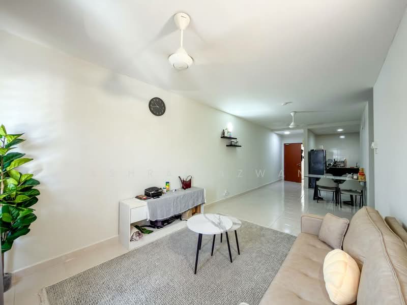 Pangsapuri untuk Dijual di Seri Warisan - Ashraf Azwan - Living Room - PropertyGuru.com.my
