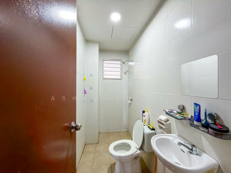 Pangsapuri untuk Dijual di Seri Warisan - Ashraf Azwan - Bathroom - PropertyGuru.com.my