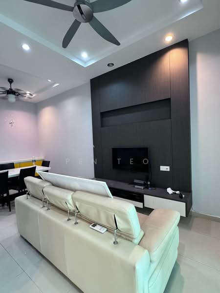 Rumah Teres 3 Tingkat untuk Dijual di Setia Pearl Island (Bayan Lepas) - Pen Teo - Living Room  - PropertyGuru.com.my