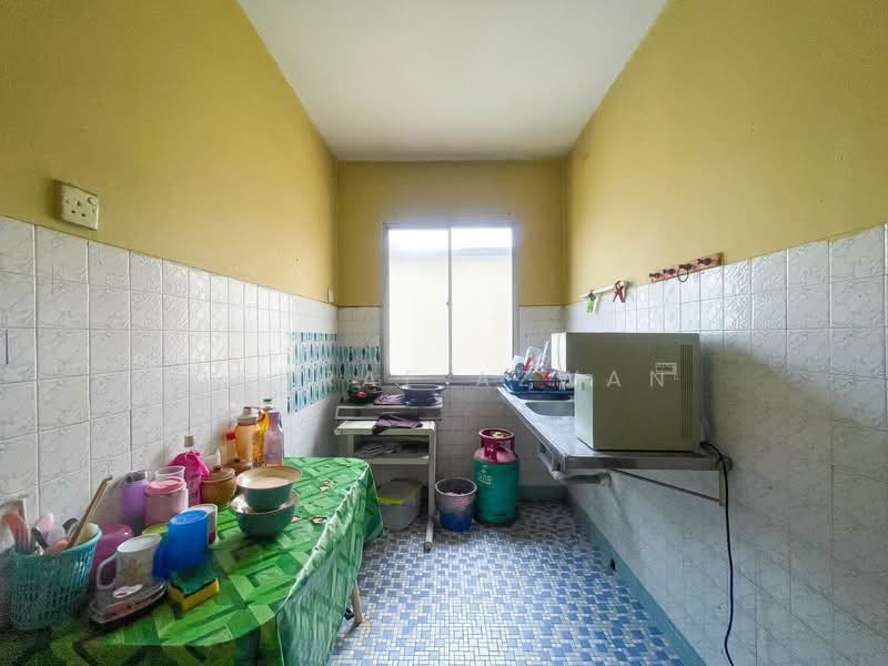 Rumah Flat untuk Dijual di Menara Sri Jati - Ashraf Azwan - Kitchen - PropertyGuru.com.my
