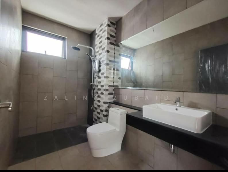 Rumah Berkembar untuk Dijual di Elmina (Shah Alam) - Zalina Zubaidi - Bathroom - PropertyGuru.com.my
