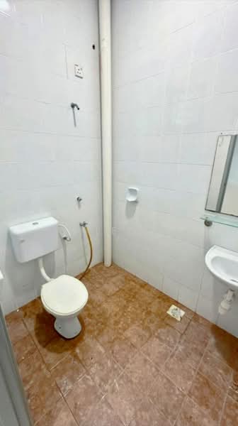 Rumah Teres 1 Tingkat untuk Dijual di Taman Setia Indah (Tebrau) - Calvin Lee - Bathroom - PropertyGuru.com.my