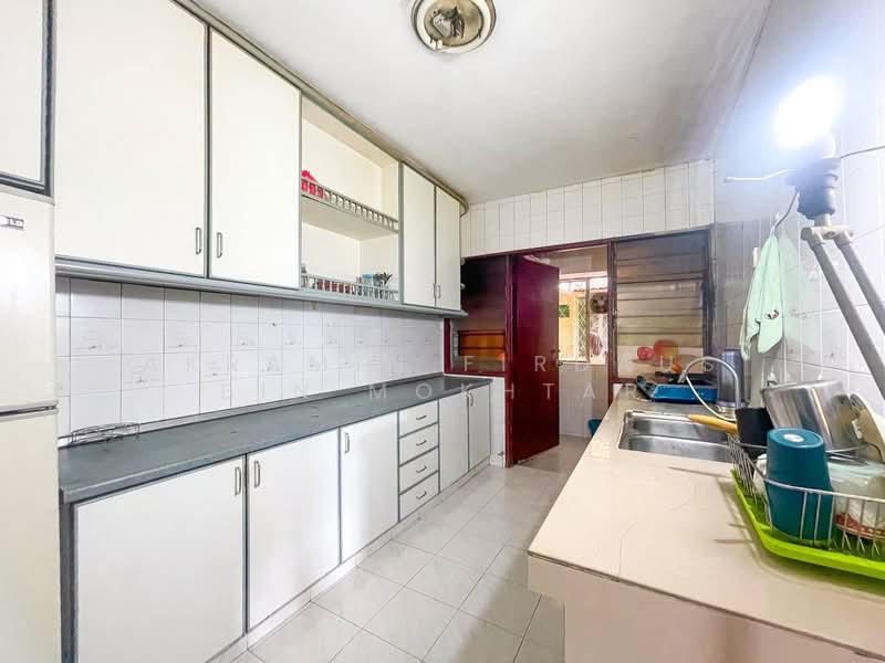 Condominium for Sale at Le Jardine Condominium - Akramin Firdaus Bin Mokhtar - Kitchen - PropertyGuru.com.my