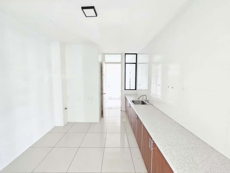 Cluster House for Sale in Eco Majestic (Semenyih) - Sum Yeong - Kitchen - PropertyGuru.com.my