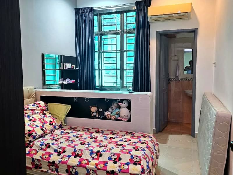 2-storey Terraced House for Sale in Taman Mount Austin (Tebrau) - KC Casey - Common Bedroom 2 - PropertyGuru.com.my