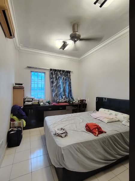Pangsapuri untuk Dijual di Sri Bayu Apartments - Vivien Thum - Bedroom - PropertyGuru.com.my