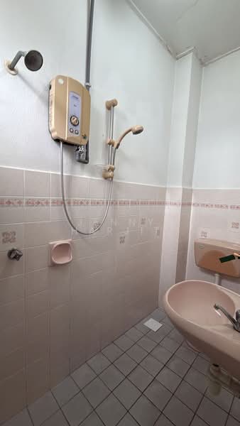 2-storey Terraced House for Sale in Usj 1 (Subang Jaya) - Jenny Harjit - Bathroom - PropertyGuru.com.my