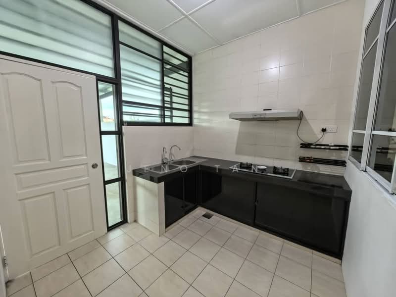 2-storey Terraced House for Rent in Kuching (Sarawak) - Jeno Tan - Kitchen - PropertyGuru.com.my