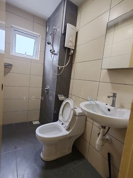 Kondominium untuk Disewa di The Holmes 1 - Yong Kelvin - Bathroom - PropertyGuru.com.my