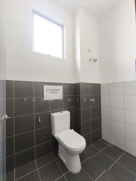2-storey Terraced House for Sale in Bukit Pinang (Kedah) - Ruswahida . - Bathroom - PropertyGuru.com.my