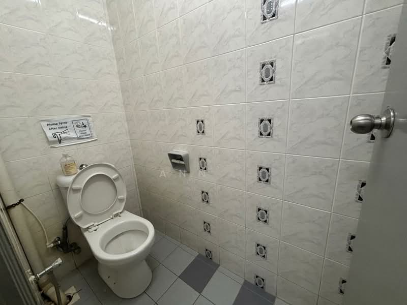 Pejabat untuk Disewa di Petaling Jaya (Selangor) - Ann . - Bathroom - PropertyGuru.com.my