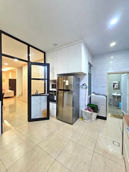 Rumah Teres 2 Tingkat untuk Dijual di Taman Ehsan Jaya (Ulu Tiram) - Alicia Voon - Kitchen - PropertyGuru.com.my