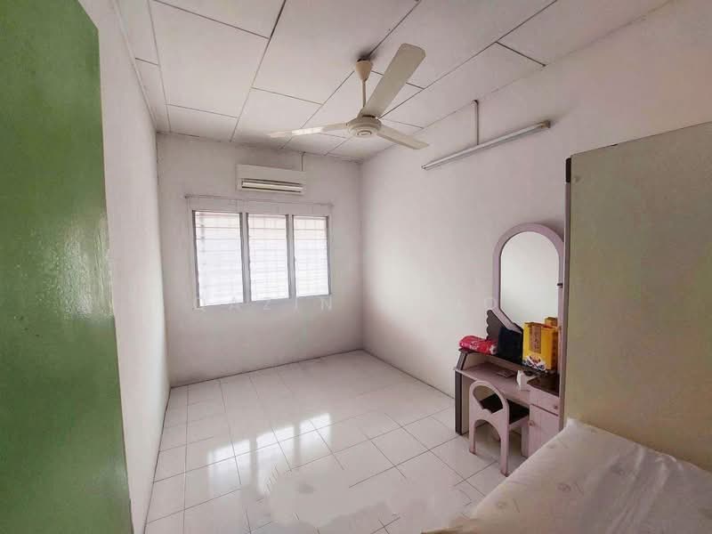 2-storey Terraced House for Sale in Bercham (Ipoh) - Qazin Khoo - Bedroom - PropertyGuru.com.my