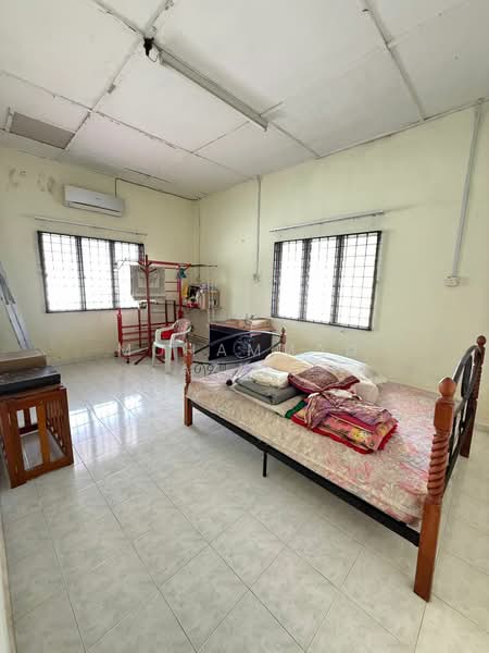 Bungalow for Sale in Taman Guru (Kuantan) - Mohammad Azizi - Bedroom - PropertyGuru.com.my