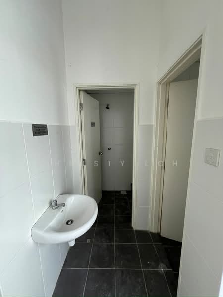 Kedai untuk Disewa di Semenyih (Selangor) - christy Loh - Bathroom - PropertyGuru.com.my