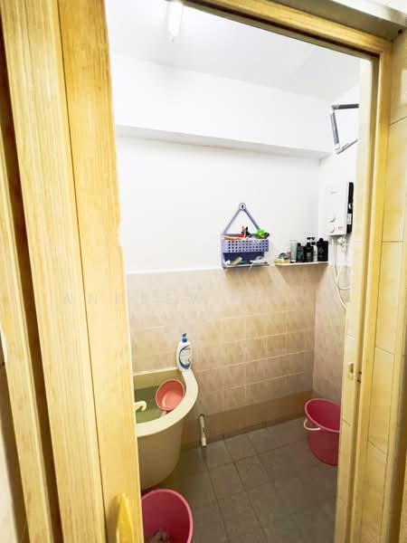 Rumah Flat untuk Disewa di Taman Sri Pinang - Andrew Chow - Bathroom - PropertyGuru.com.my