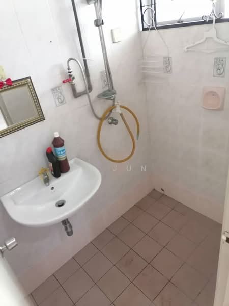 Rumah Teres 2 Tingkat untuk Dijual di TAMAN PUCHONG UTAMA (Puchong) - Yi Jun - Bathroom - PropertyGuru.com.my