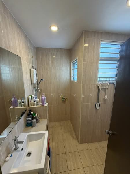 Rumah Teres 2 Tingkat untuk Dijual di Kota Emerald (Rawang) - Andy Yap - Bathroom - PropertyGuru.com.my