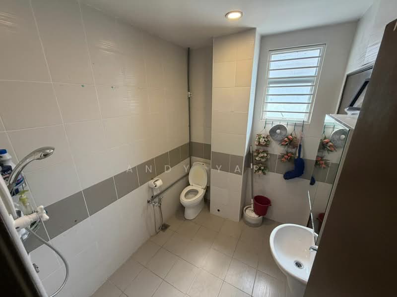 Rumah Teres 2 Tingkat untuk Dijual di Kota Emerald (Rawang) - Andy Yap - Bathroom - PropertyGuru.com.my