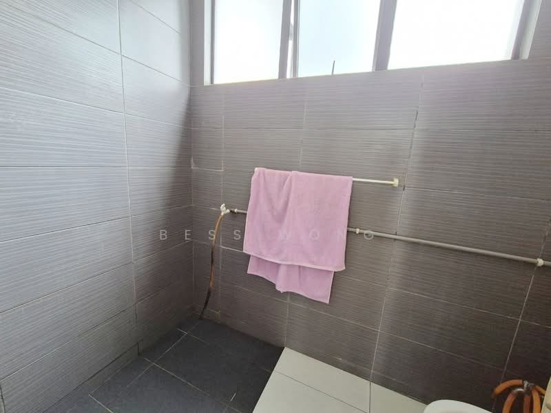 Apartment for Sale at Impian Senibong Apartment - Bess Wong - Bathroom - PropertyGuru.com.my