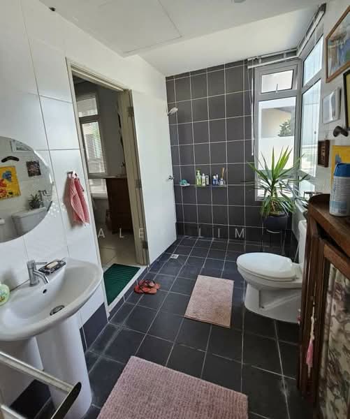 Condominium for Rent at 10 Island Resort - Alex Lim - Bathroom - PropertyGuru.com.my