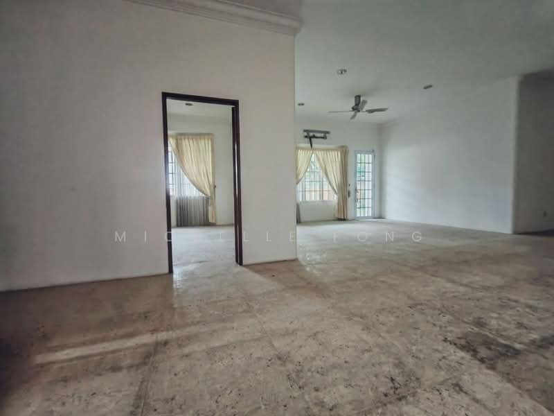 Rumah Banglo untuk Dijual di Kampung Mohd Amin (Johor Bahru) - Michelle Fong - Living Room - PropertyGuru.com.my