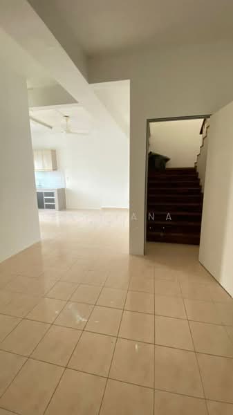 Rumah Bandar untuk Dijual di Taman Sungai Besi Indah (Seri Kembangan) - Faliyana binti Muda - Kitchen - PropertyGuru.com.my
