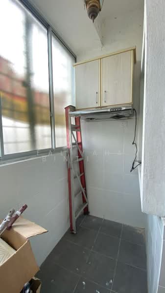 Rumah Bandar untuk Dijual di Taman Sungai Besi Indah (Seri Kembangan) - Faliyana binti Muda - Kitchen - PropertyGuru.com.my