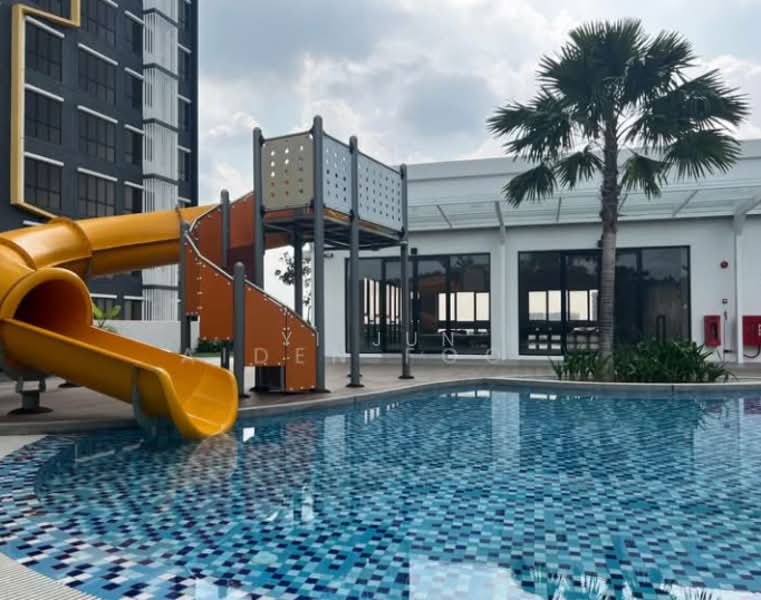 Service Residence for Rent at 2Rio Residence @ Bandar Puteri Puchong - Yi Jun - Pool - PropertyGuru.com.my