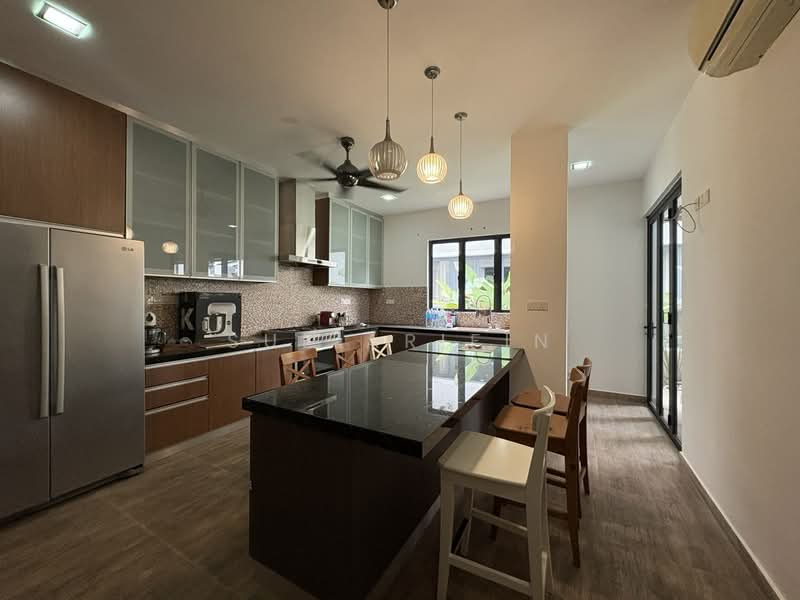 Semi-Detached House for Sale in Bukit Jelutong (Shah Alam) - Sue Arifin - PropertyGuru.com.my