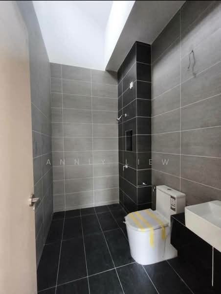 Rumah Teres 2 Tingkat untuk Disewa di Johor Bahru (Johor) - Annly Liew - Bathroom - PropertyGuru.com.my