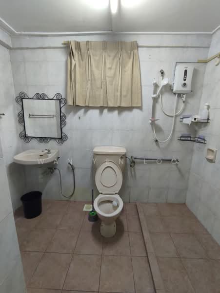 Condominium for Rent at Cypress Condominium - Wan Yen Loo - Bathroom - PropertyGuru.com.my