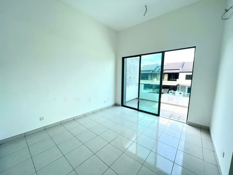 Rumah Teres 2 Tingkat untuk Dijual di Semenyih (Selangor) - Hawa Ibrahim - Balcony - PropertyGuru.com.my