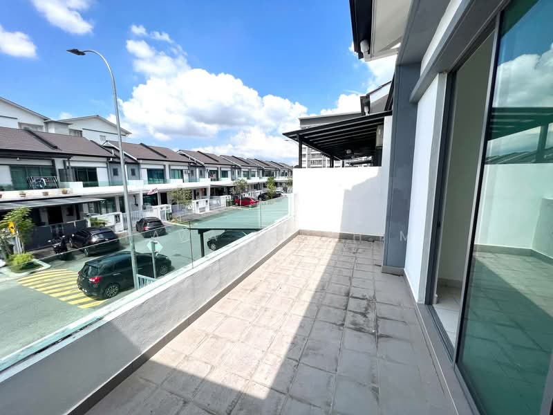 Rumah Teres 2 Tingkat untuk Dijual di Semenyih (Selangor) - Hawa Ibrahim - Balcony - PropertyGuru.com.my