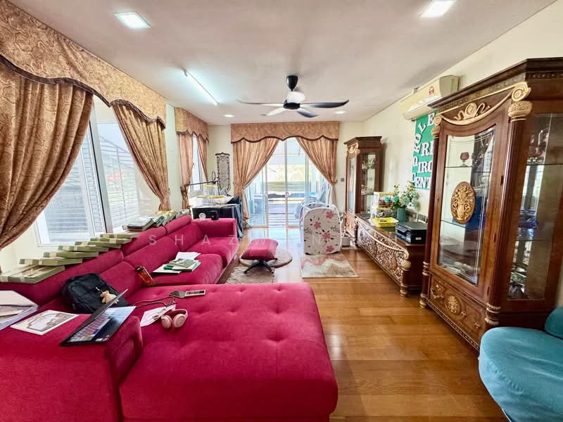 Rumah Banglo untuk Dijual di U8, Taman Bukit Jelutong (Shah Alam) - Shazwan CH - Living Room - PropertyGuru.com.my