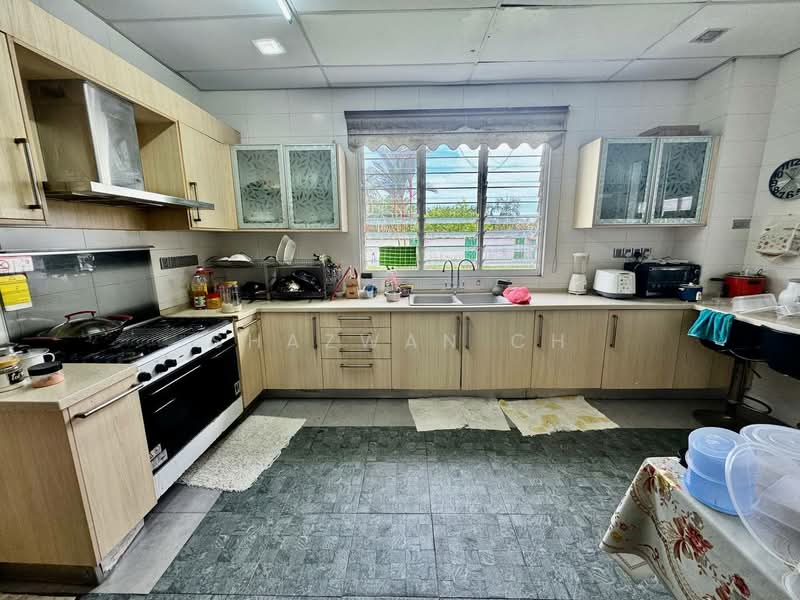 Rumah Banglo untuk Dijual di U8, Taman Bukit Jelutong (Shah Alam) - Shazwan CH - Kitchen - PropertyGuru.com.my
