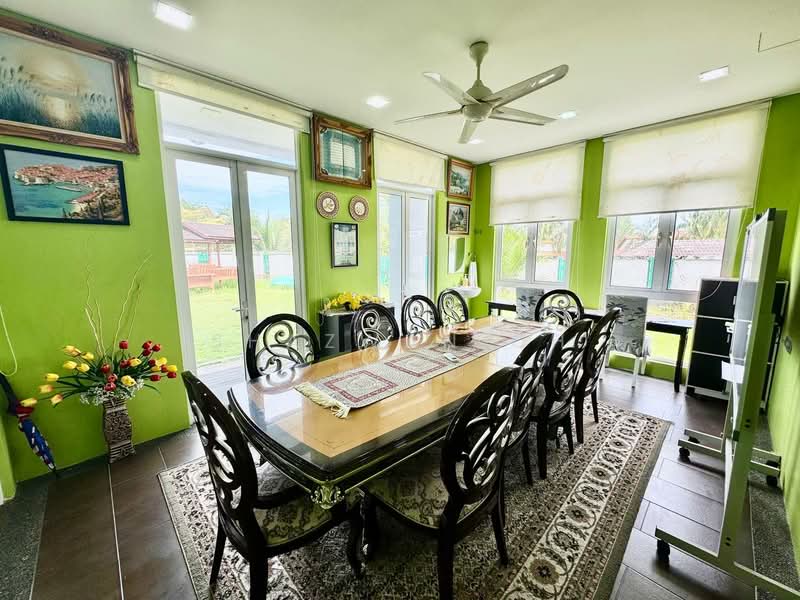 Rumah Banglo untuk Dijual di U8, Taman Bukit Jelutong (Shah Alam) - Shazwan CH - Dining Room - PropertyGuru.com.my