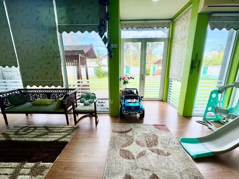 Rumah Banglo untuk Dijual di U8, Taman Bukit Jelutong (Shah Alam) - Shazwan CH - Living Room - PropertyGuru.com.my