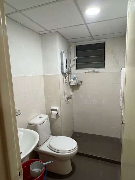 Apartment for Sale at Bayu Puteri - Ee Huey Coburn Soy - Bathroom - PropertyGuru.com.my