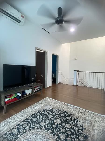 2-storey Terraced House for Sale in Denai Alam (Shah Alam) - Zalina Zubaidi - Living Room - PropertyGuru.com.my
