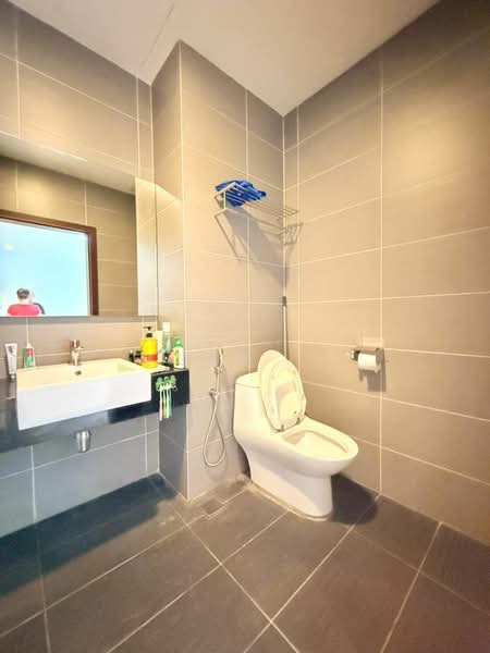 Condominium for Sale at KSL D'Esplanade Residence - Sam . - Bathroom - PropertyGuru.com.my