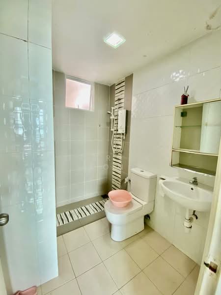 Condominium for Rent at The Zest @ Kinrara 9 - Derrick Yeong - Bathroom - PropertyGuru.com.my