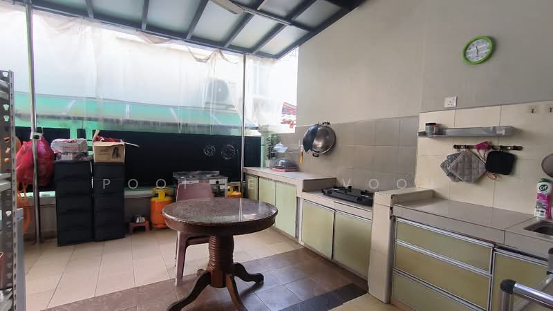 Rumah Berkembar untuk Dijual di Taman Pelangi Indah (Ulu Tiram) - Pooi Leen Voon - Kitchen - PropertyGuru.com.my