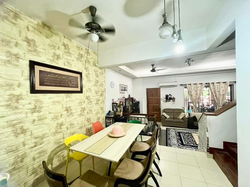 2-storey Terraced House for Sale in Alam Budiman (Shah Alam) - Shazwan CH - Dining Room - PropertyGuru.com.my