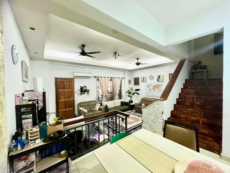 2-storey Terraced House for Sale in Alam Budiman (Shah Alam) - Shazwan CH - Living Room - PropertyGuru.com.my