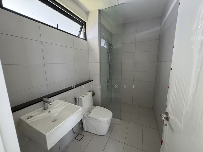Semi-Detached House for Sale in Bandar Gamuda Gardens (Rawang) - Chris See - Bathroom - PropertyGuru.com.my